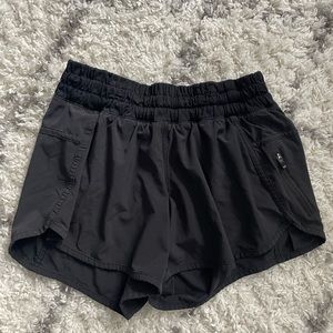 Lululemon Tracker V Shorts in Black